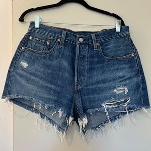 Levi’s 501 cut off shorts high rise size 29